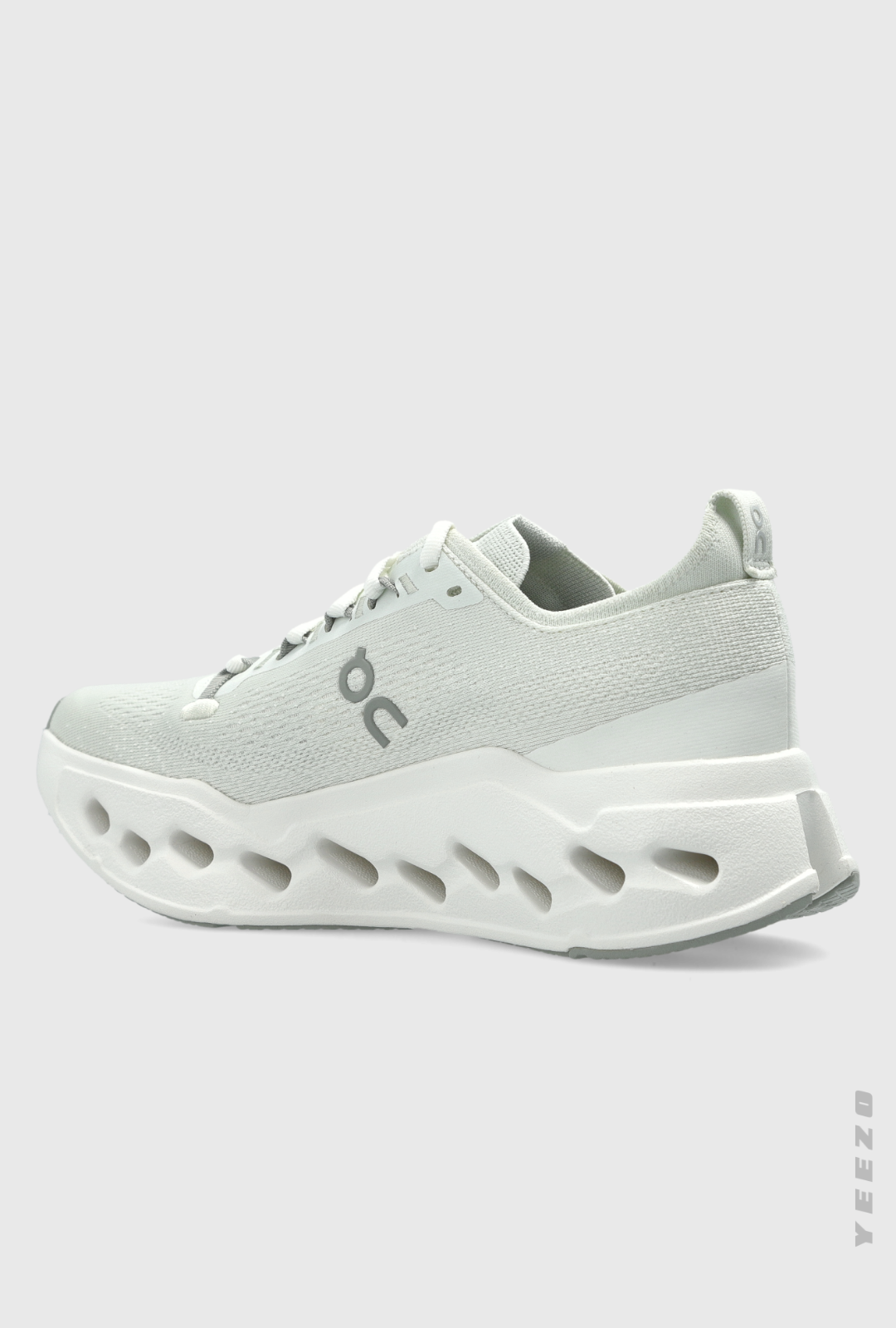 Tênis On Cloudsurfer Max feminino