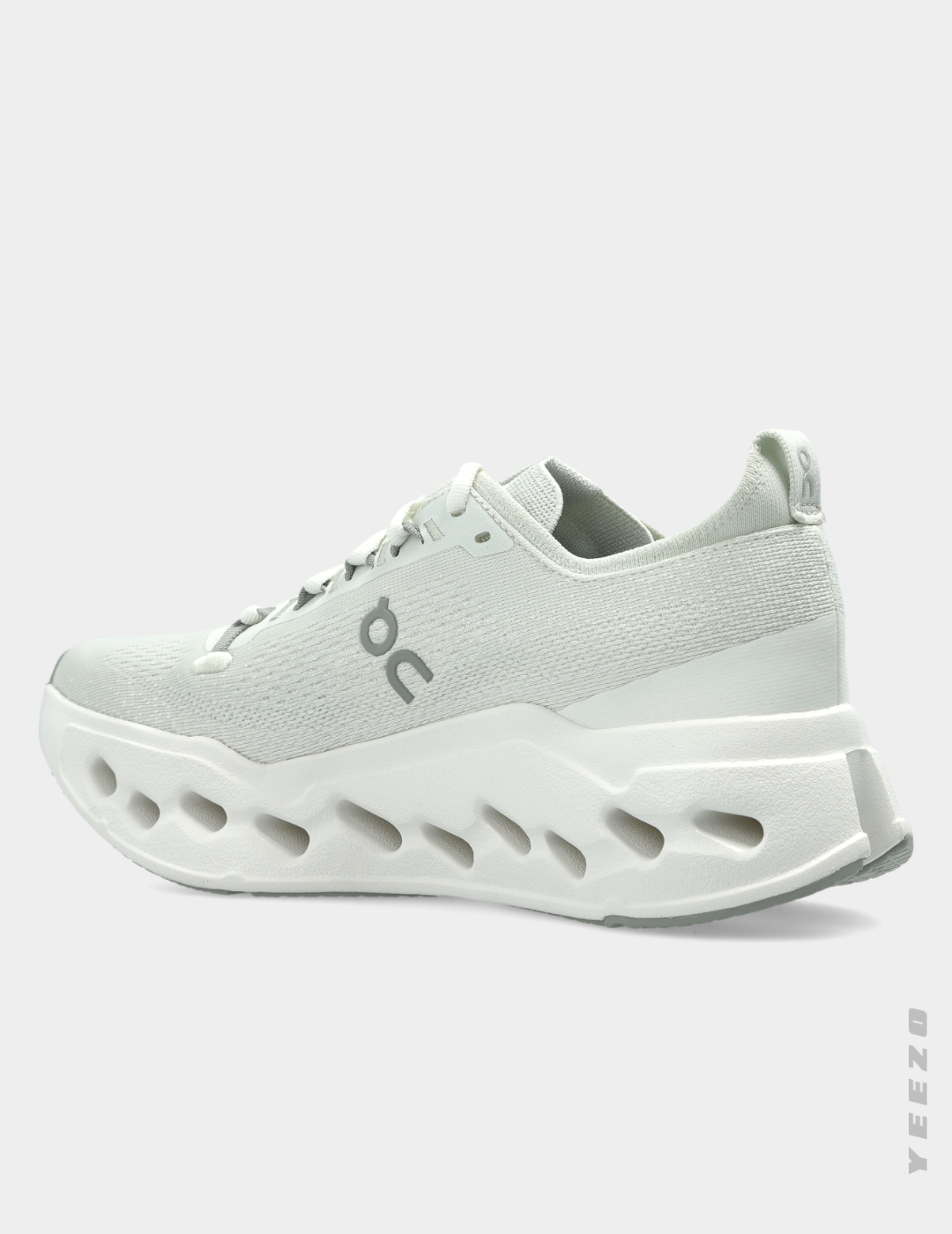 Tênis On Cloudsurfer Max feminino