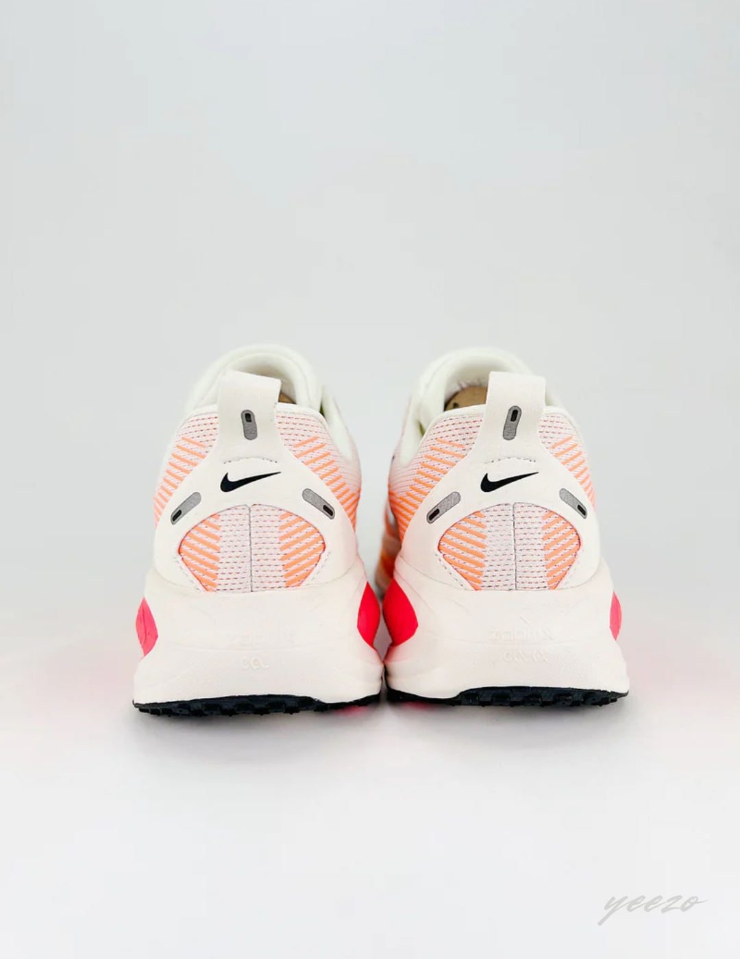 Tênis Nike Vomero 18