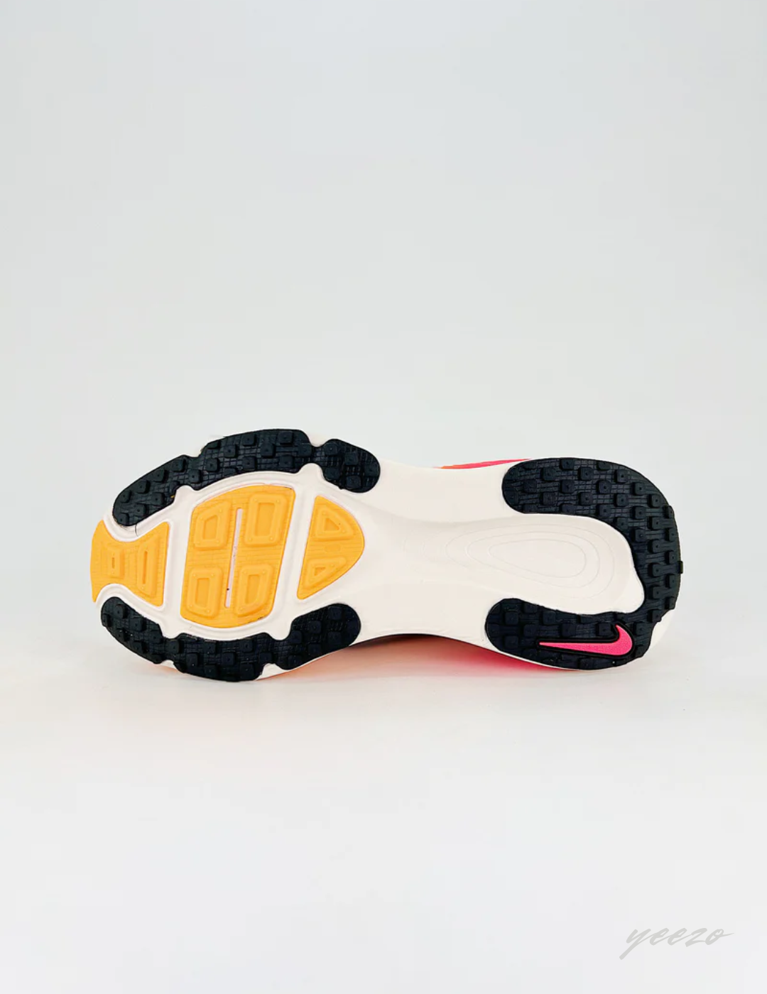 Tênis Nike Vomero 18