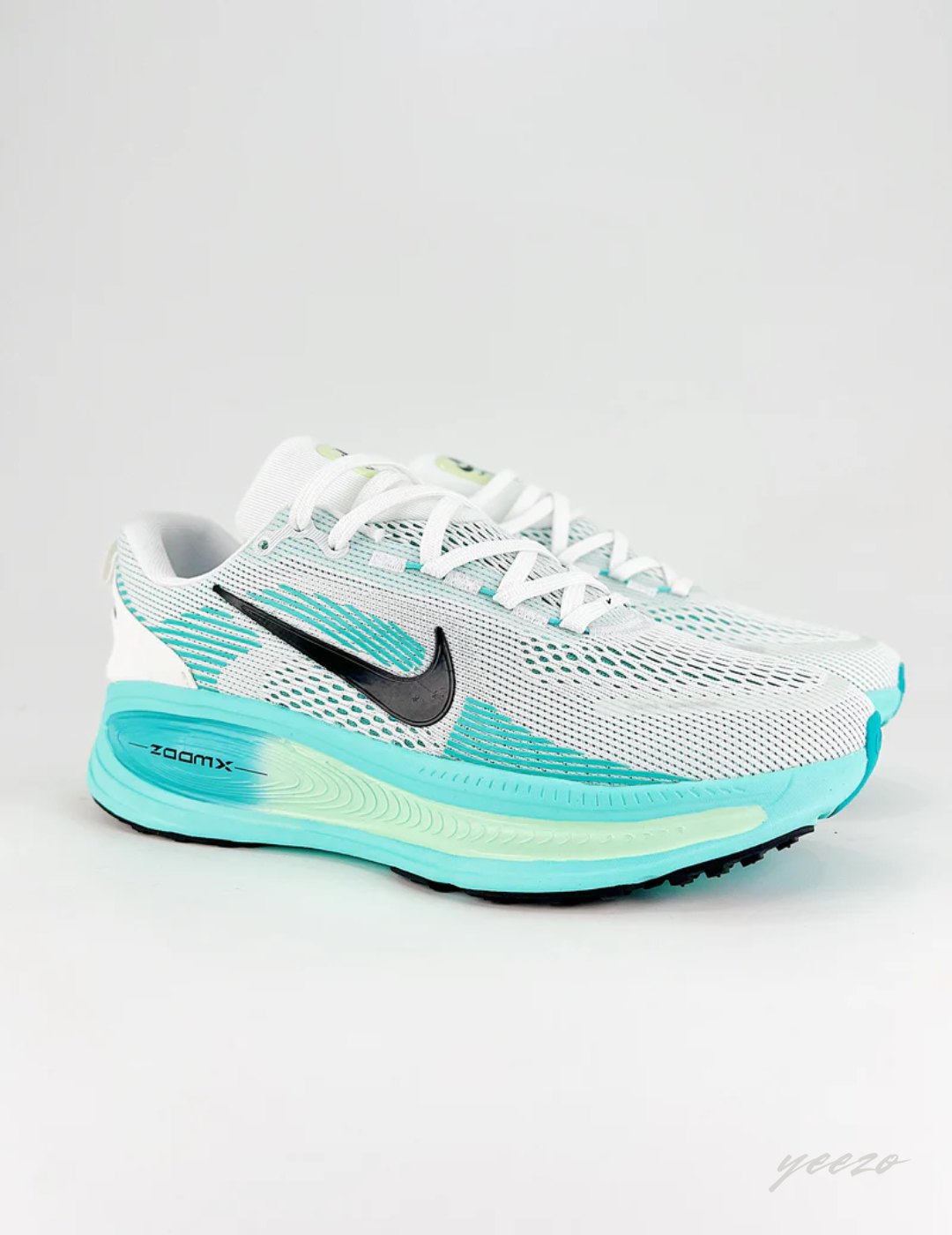 Tênis Nike Vomero 18