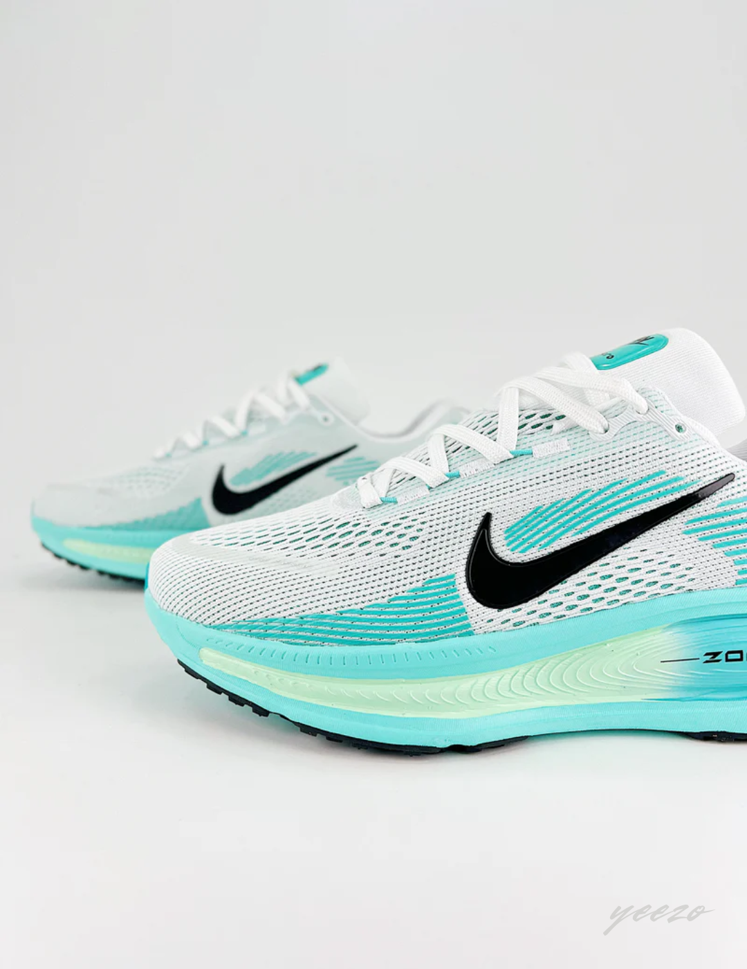 Tênis Nike Vomero 18