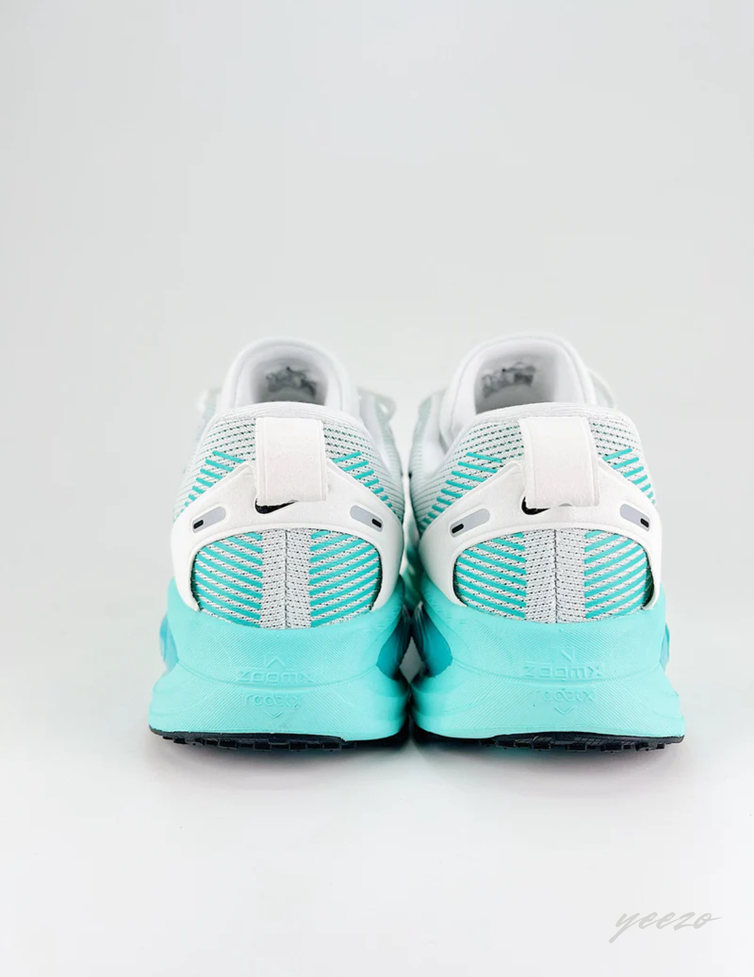 Tênis Nike Vomero 18