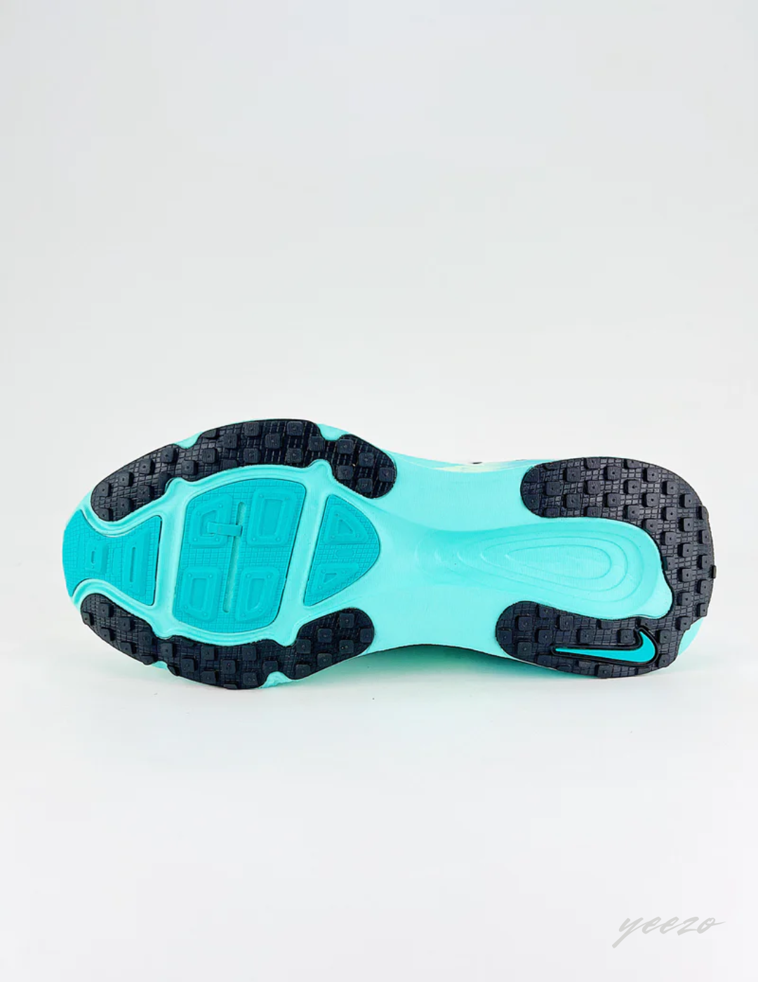 Tênis Nike Vomero 18