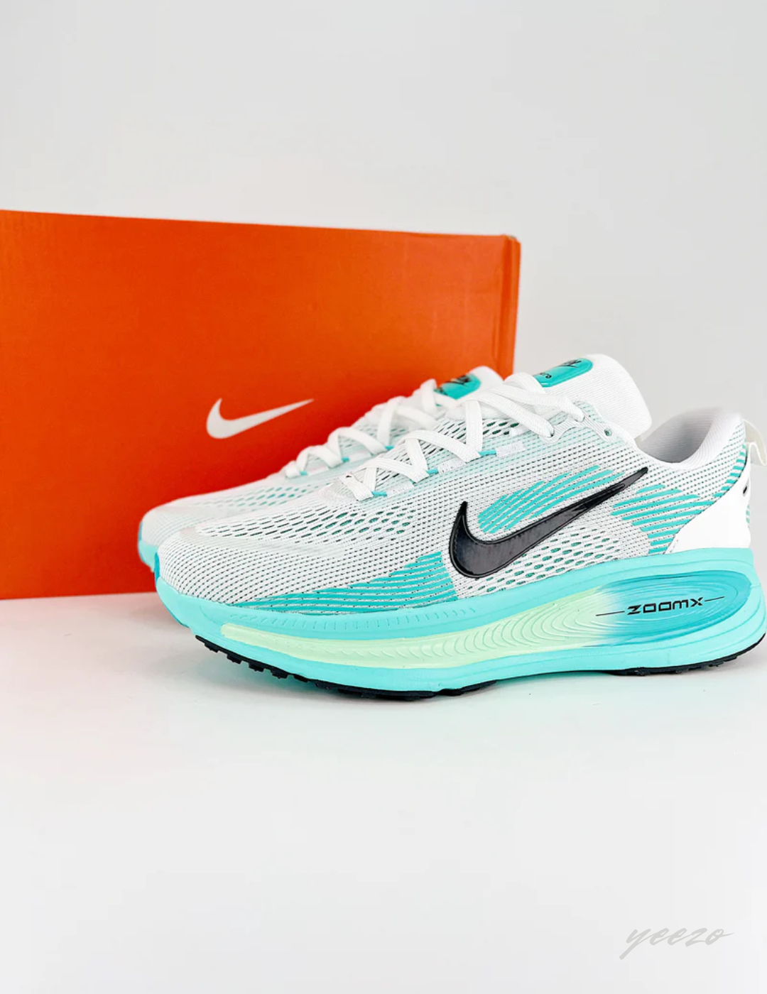 Tênis Nike Vomero 18