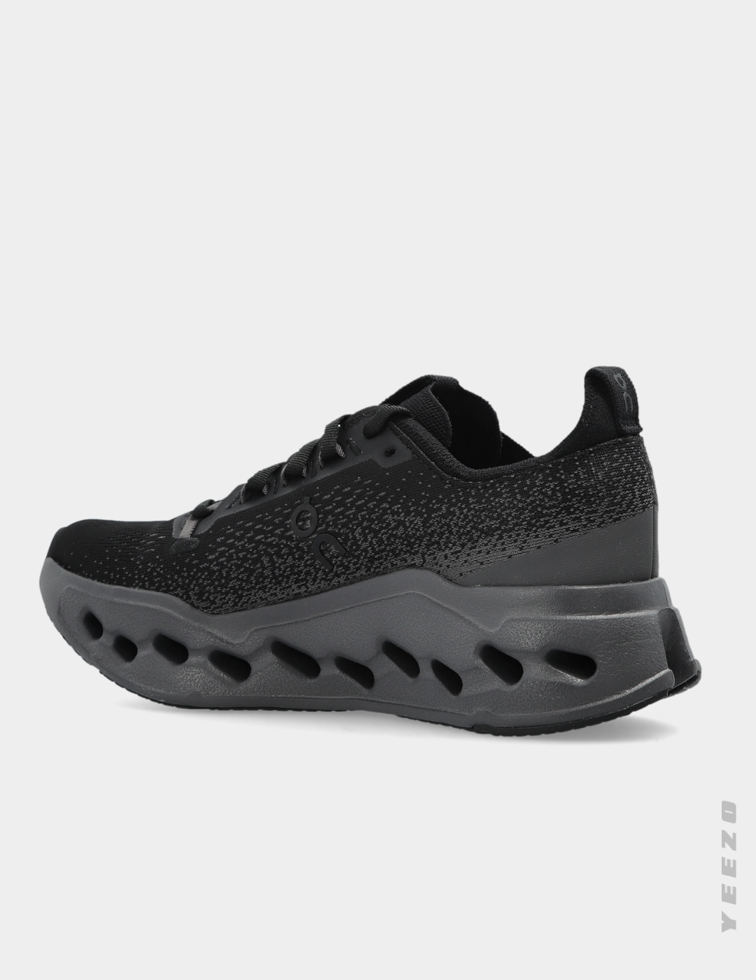 Tênis On Cloudsurfer Max feminino