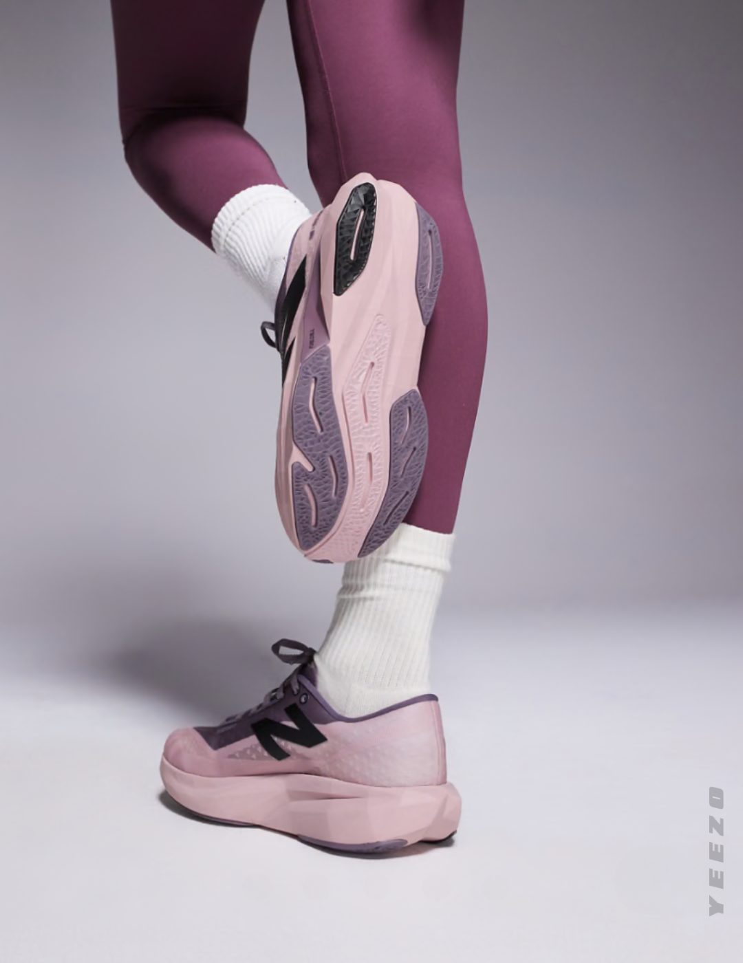 Tênis New Balance FuelCell Rebel V4 Lilás I Uva feminino