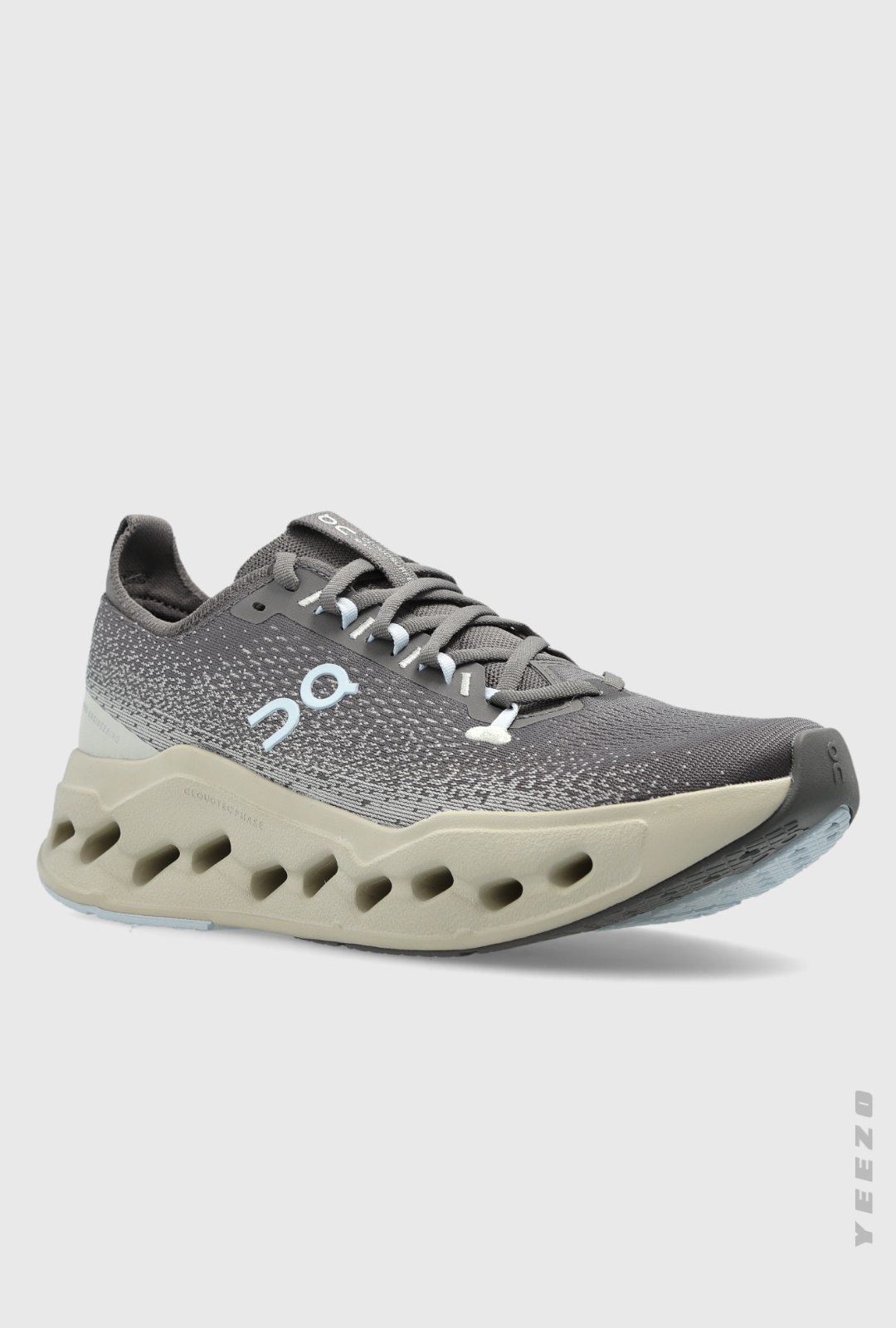 Tênis On Cloudsurfer Max feminino
