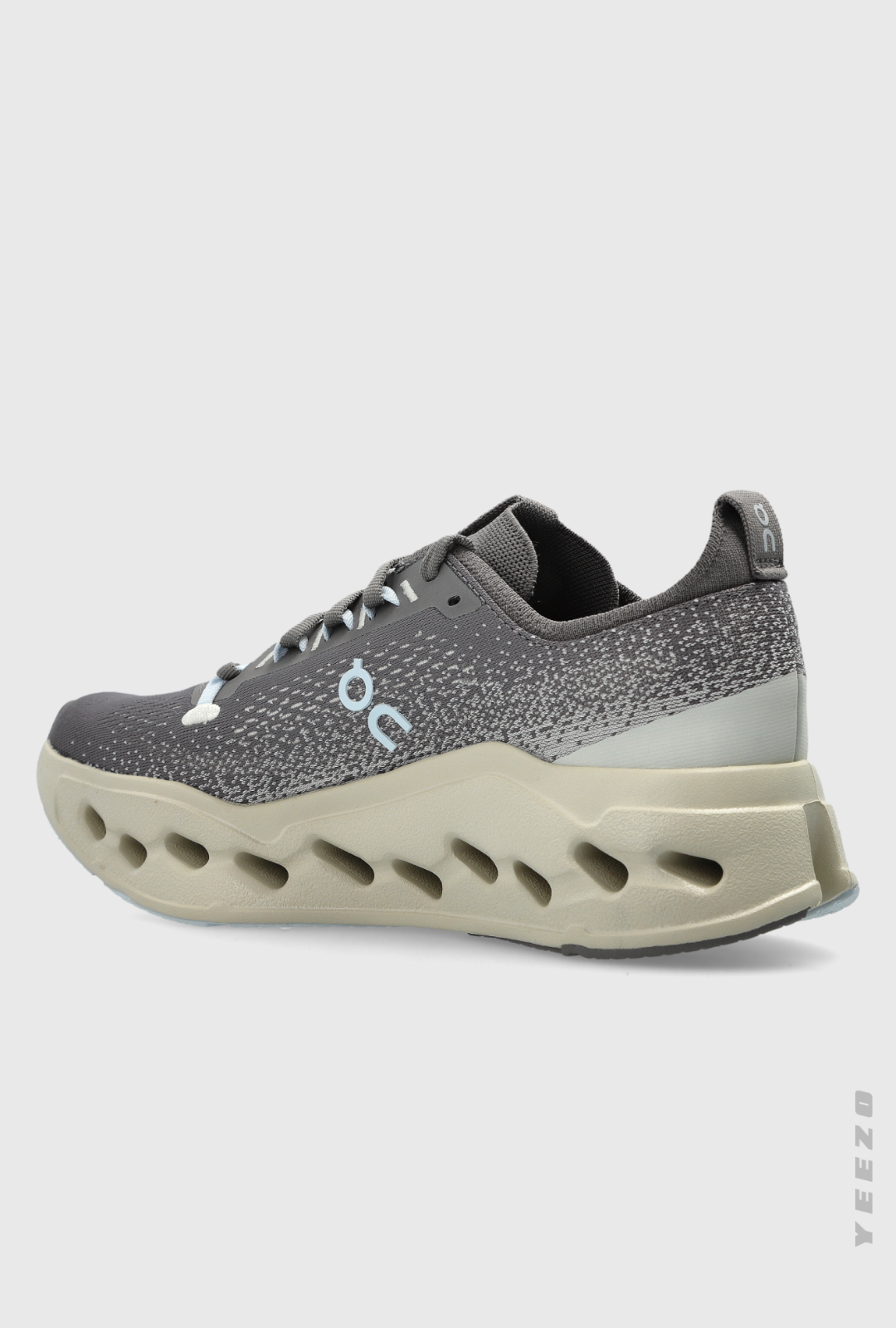 Tênis On Cloudsurfer Max feminino