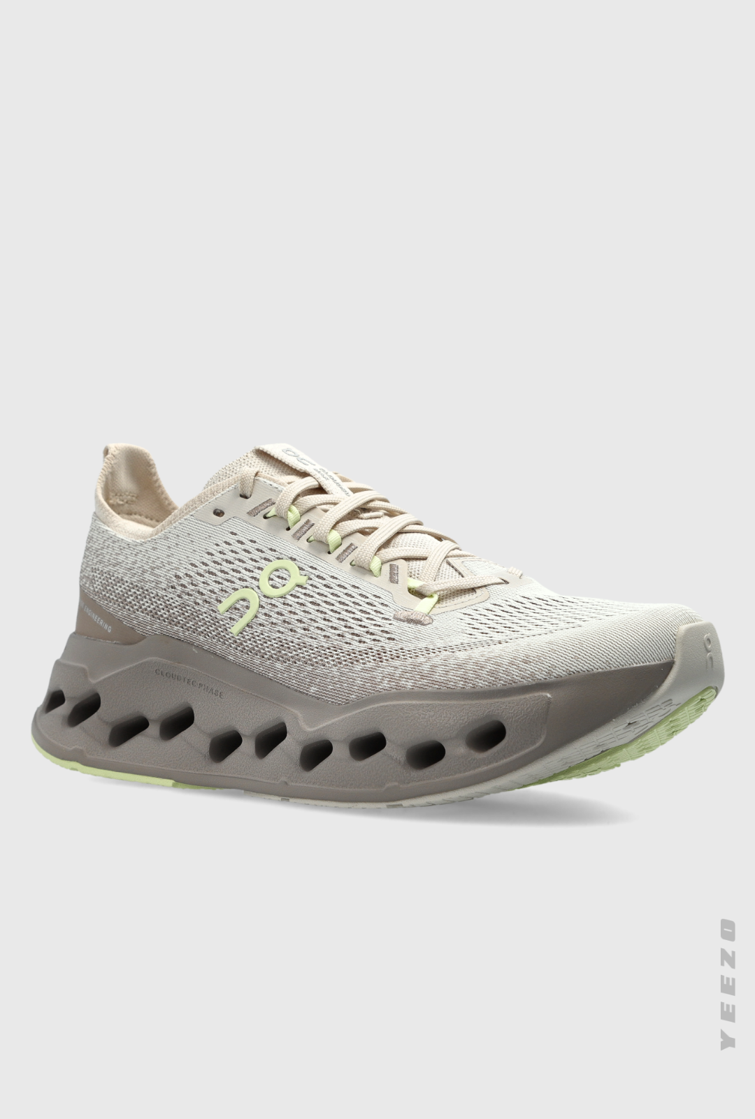 Tênis On Cloudsurfer Max feminino