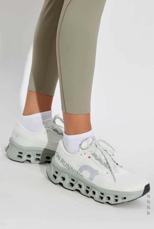Tênis On Cloudmonster 3 feminino