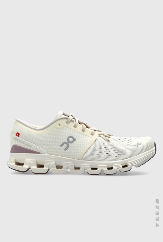 Tênis On Cloud X 4 feminino