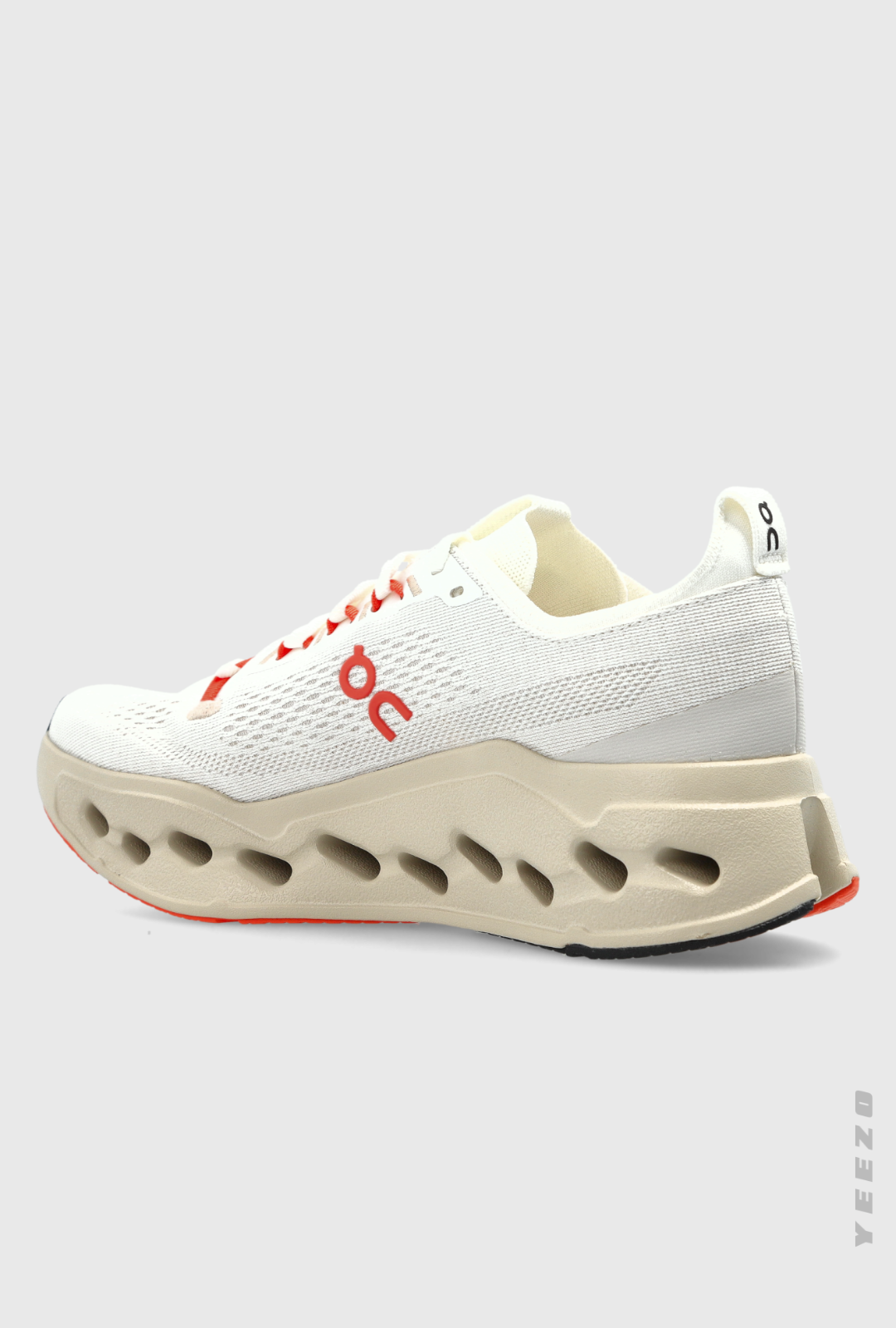 Tênis On Cloudsurfer Max feminino