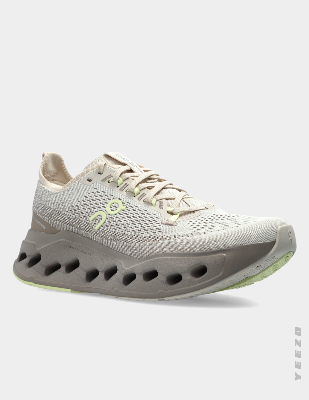Tênis On Cloudsurfer Max feminino