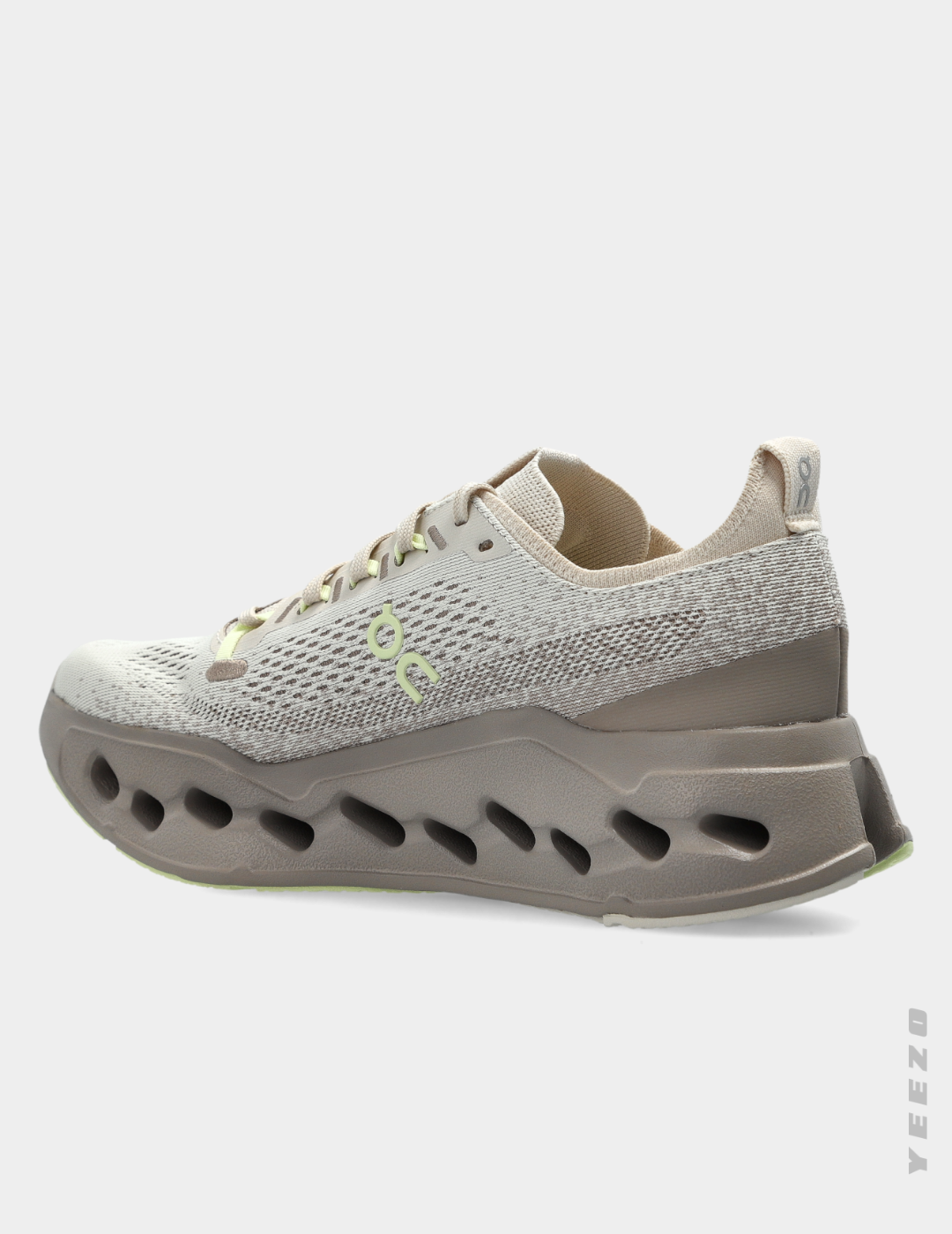Tênis On Cloudsurfer Max feminino