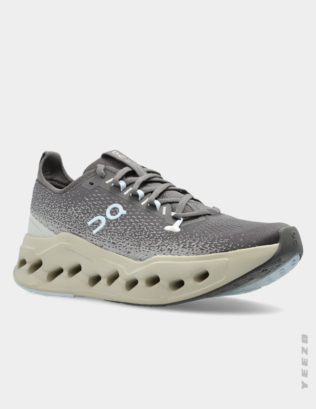 Tênis On Cloudsurfer Max feminino