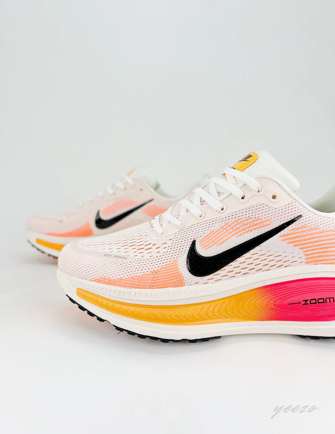 Tênis Nike Vomero 18