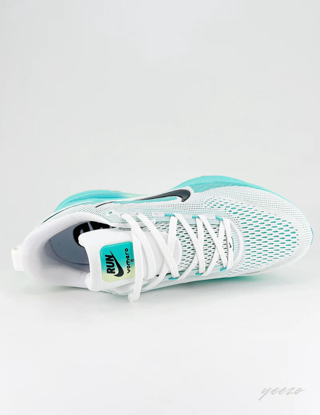 Tênis Nike Vomero 18