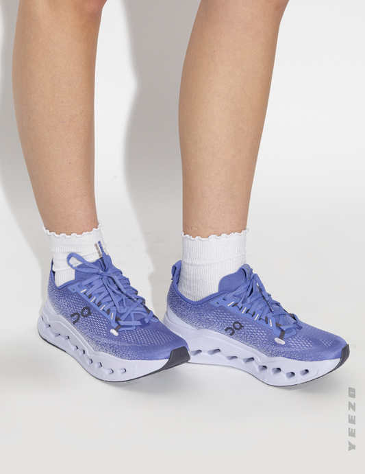 Tênis On Cloudsurfer Max feminino
