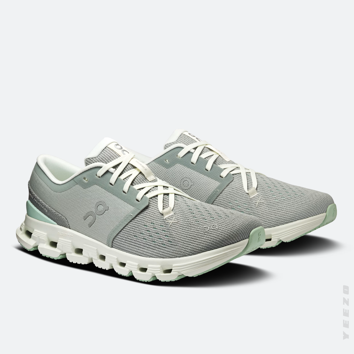 On Cloud X 4 feminino