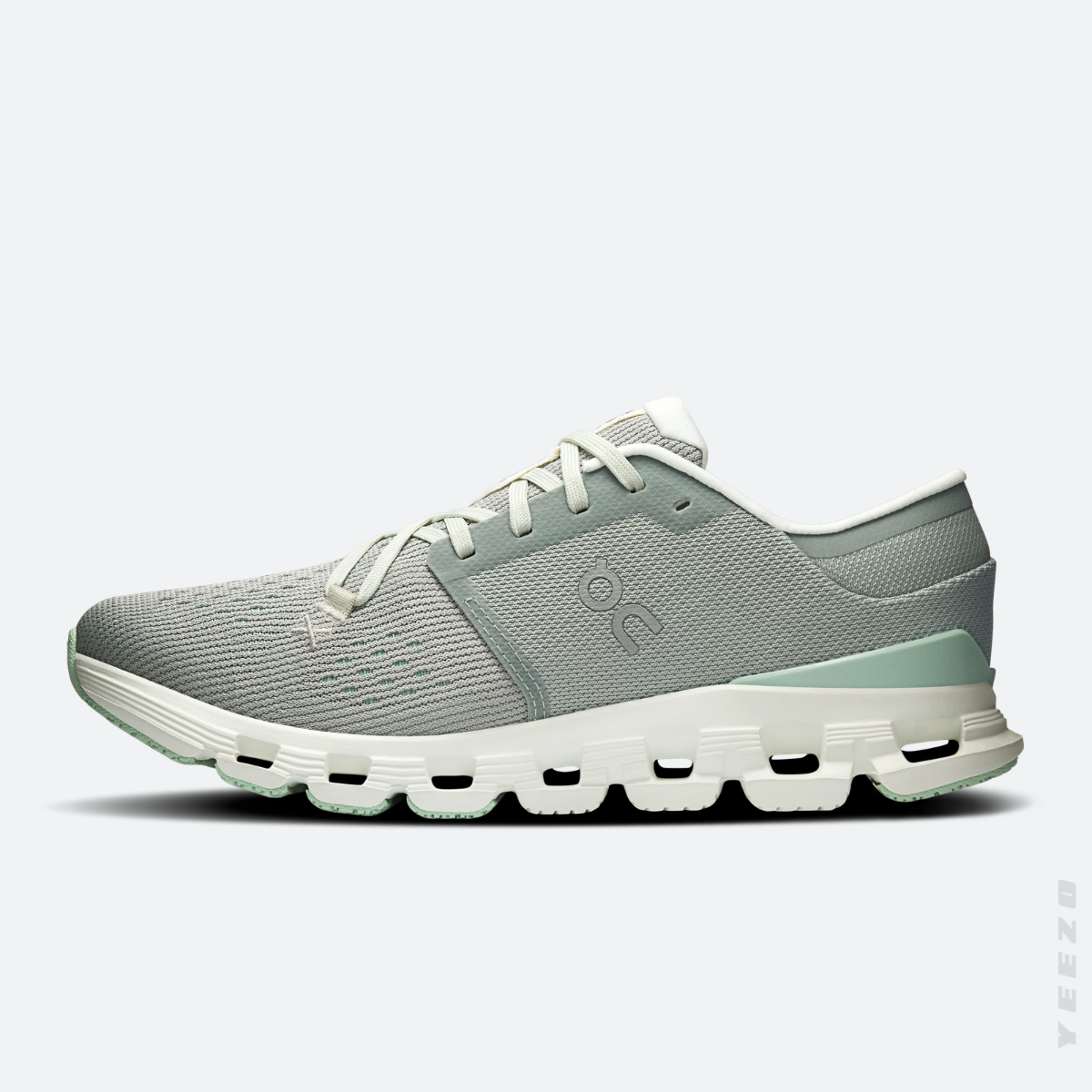 On Cloud X 4 feminino