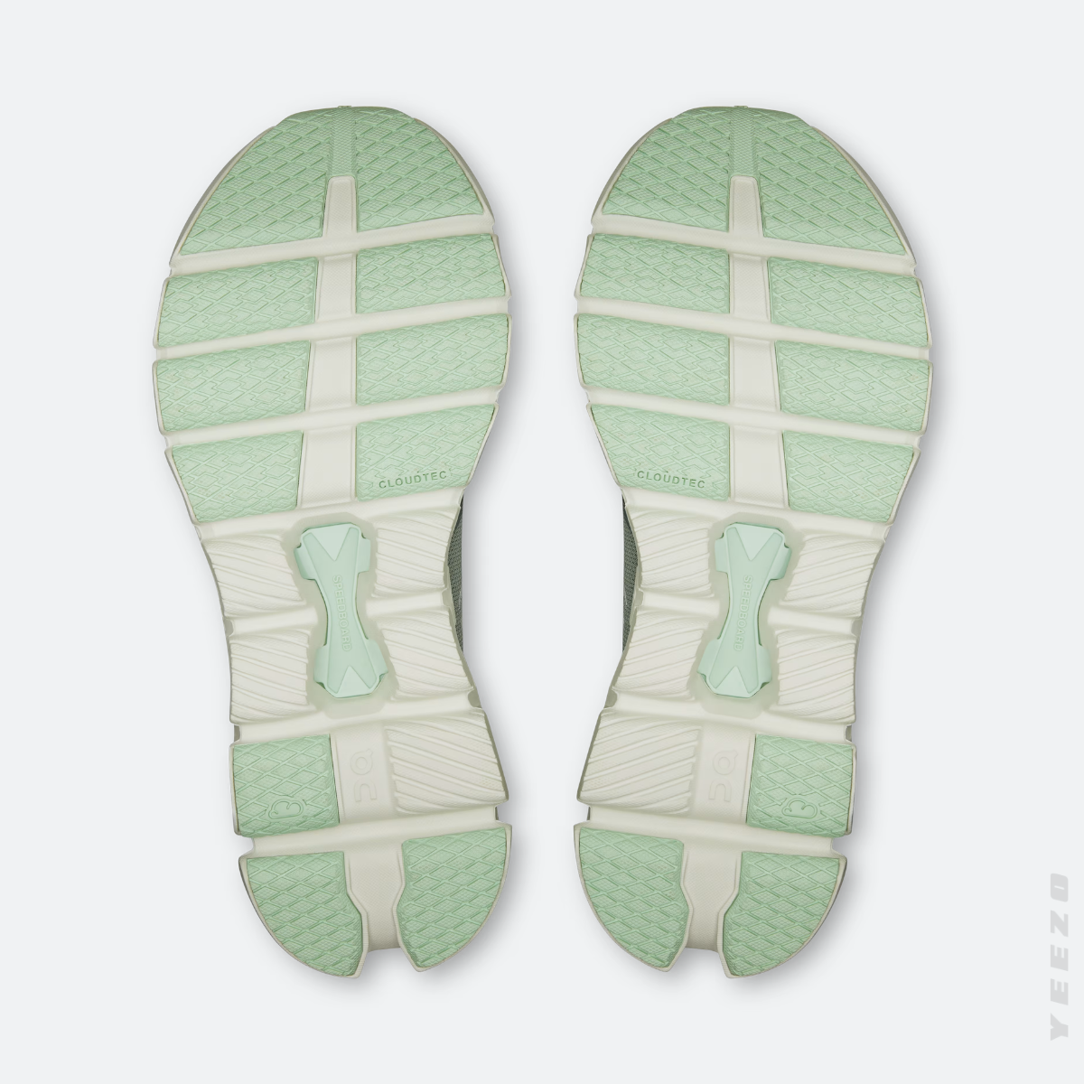 On Cloud X 4 feminino
