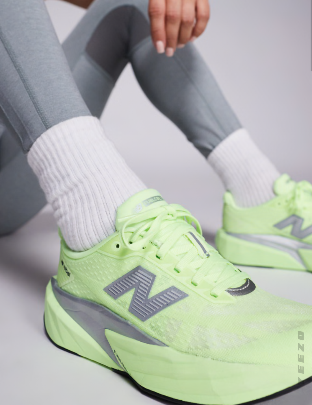 NB Fuelcell Rebel V5 feminino treino e corrida
