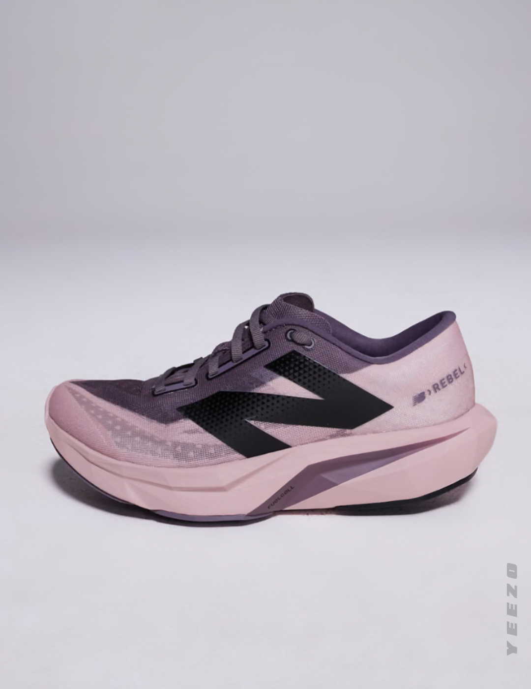 Tênis New Balance FuelCell Rebel V4 Lilás I Uva feminino